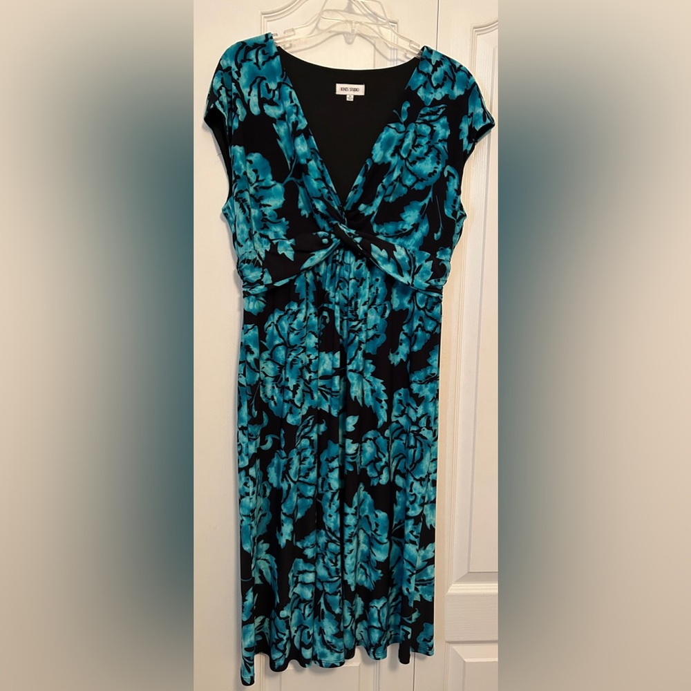 Jones Studio: Turquoise/black V-neck, pull-over dress; Size 14
